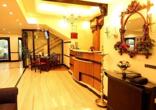 Hotel Yuvarani Residency