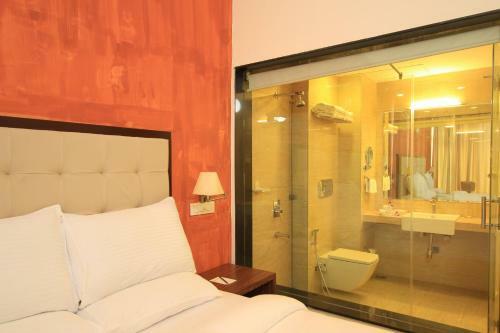 Hotel Orchid Square