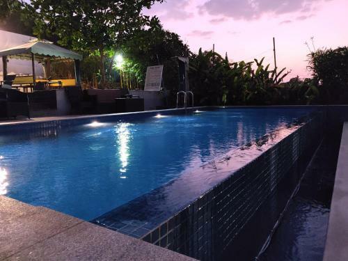 Hotel Rock Forest Cottage Villas With Jacuzzi