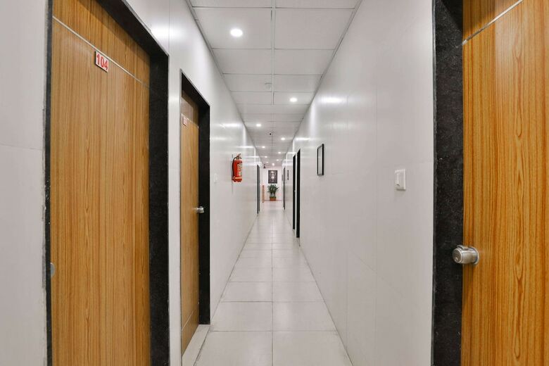 Oyo 16675 Hotel Krishna Inn