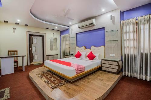 Oyo 35895 Hotel Ira Palace