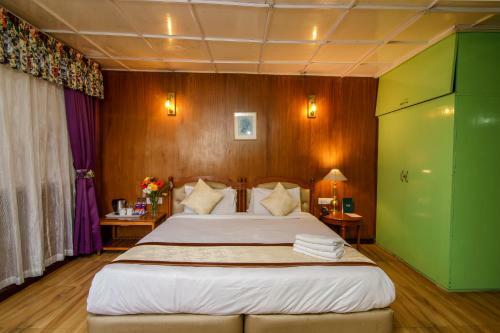 Hotel Muscatel Himalayan Resort