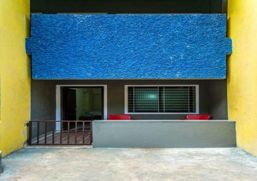 Hotel River Wood Residency