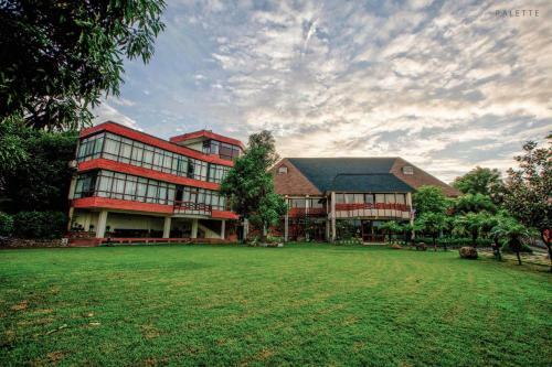 Bed & Breakfast Pyramid Home Divine Dehradun