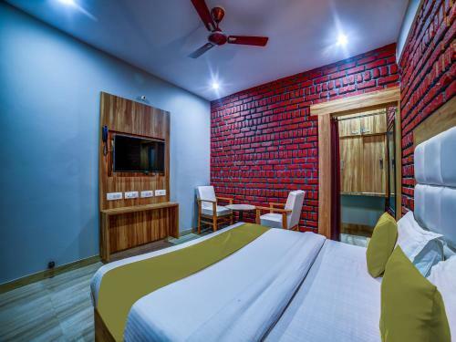 Hotel Sahastradhara Riverresort