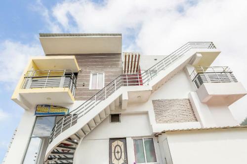 Hostal Oyo Home 77807 Compact Stay