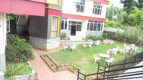 Hotel Highland Village Resort
