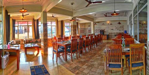 Hotel Highland Village Resort