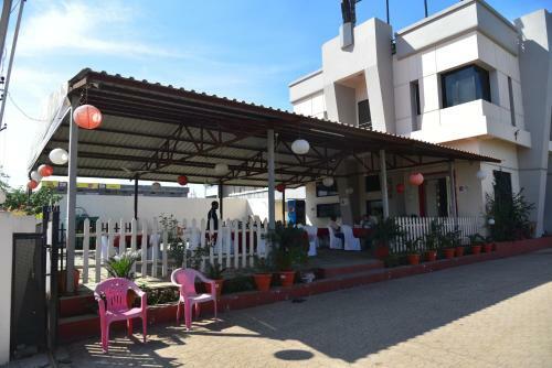 Manas Dhule By Wb Hotels