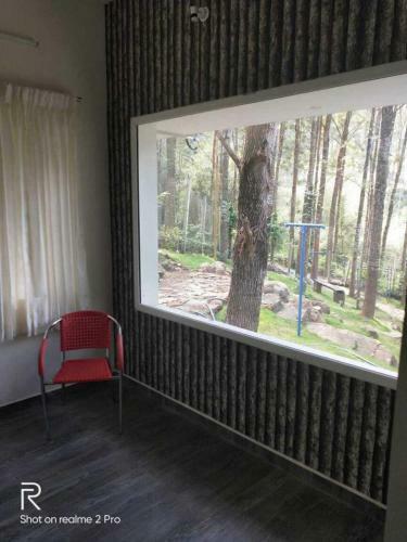 Impeccable 3-bed Cottage In Sirumalai