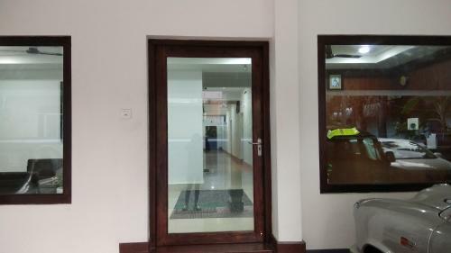 Hotel Madaparambil Tourist Home