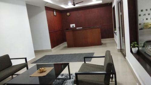 Hotel Madaparambil Tourist Home