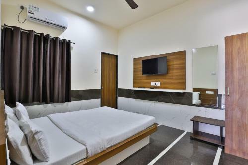Spot On 37366 Hotel Mahalaxmi