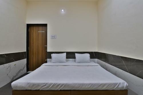 Spot On 37366 Hotel Mahalaxmi