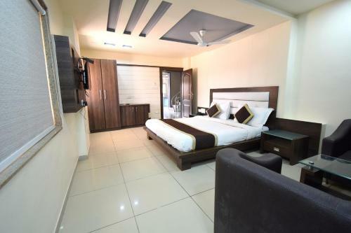 Hotel The Grand Krishna Inn