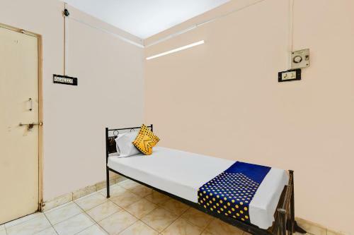Hotel Spot On 64978 Gokul Plaza
