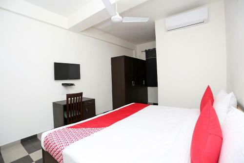 Hotel Oyo Flagship 19306 C-block Sector 41