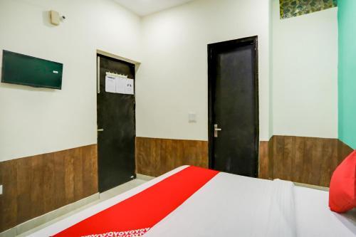 Capital O76072 Hotel Raipur Inn