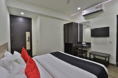 Capital O 41581 Hiriz Hotel