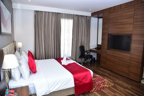Hotel Ramada By Wyndham Gandhidham Shinay