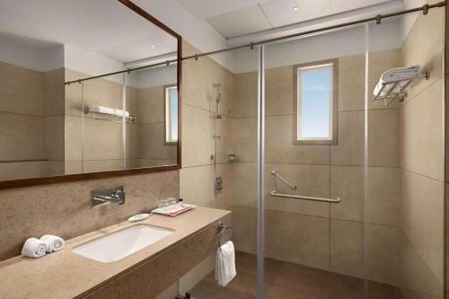 Hotel Ramada By Wyndham Gandhidham Shinay