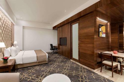 Hotel Ramada By Wyndham Gandhidham Shinay