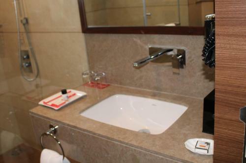 Hotel Ramada By Wyndham Gandhidham Shinay