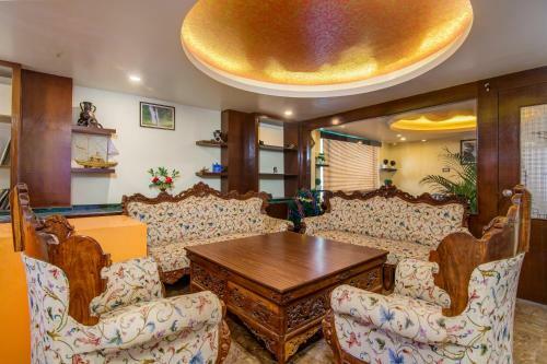 Hotel Muscatel Grand Silk Route