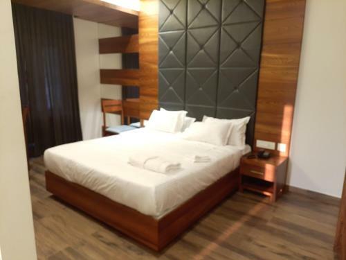 Hotel Rivermouth International