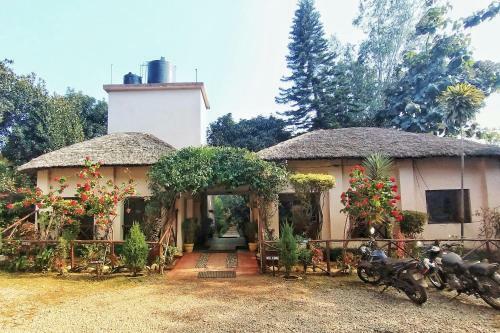 Hotel Serenity Corbett Resort