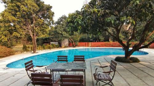 Hotel Serenity Corbett Resort