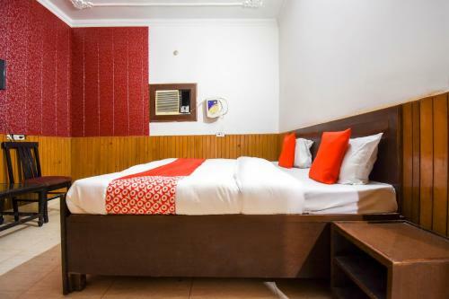 Oyo 70046 Hotel Royal Punjab