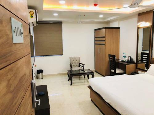 Hotel Gharana Tree