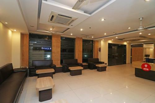 Oyo 11629 Hotel Sunshine Inn