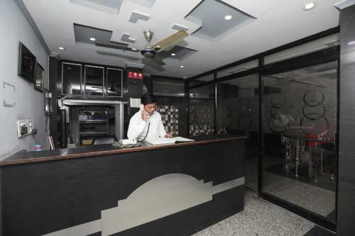 Oyo 40851 Hotel Athithi