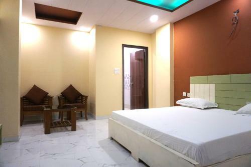 Shri Drona Hotel