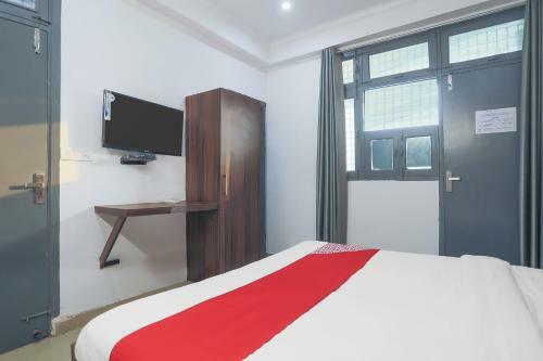Oyo 74663 Taj Highway Hotel