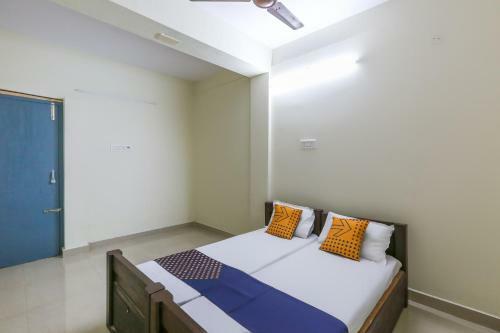 Hotel Spot On 63050 Kag Rooms