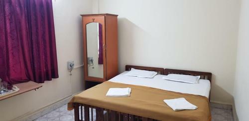 Hotel Jerome's Holiday Inn