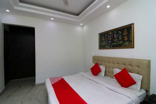 Hotel Oyo 27645 Lux Stays