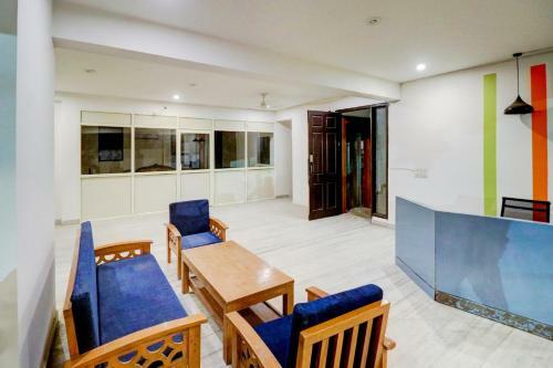 Oyo 79248 Hotel Rising Stay