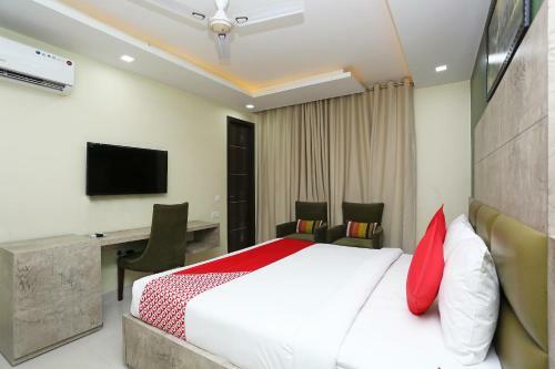 Hotel Oyo 33355 La Rooms