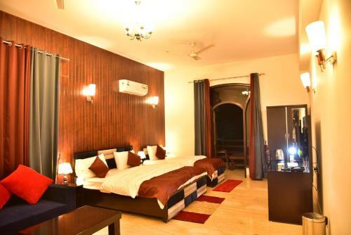 Hotel Nook Inn & Suites