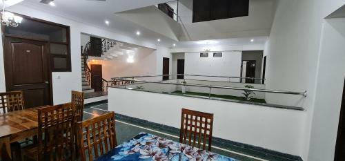 Hotel Nook Inn & Suites