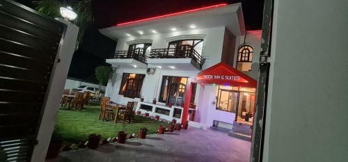 Hotel Nook Inn & Suites