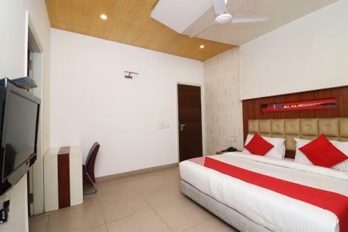 Hotel Oyo 24323 Lakshmi Residency