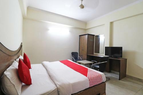 Oyo 49576 Hotel Divine