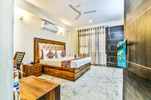 Hotel Mavens White Golf Course Road Gurgaon