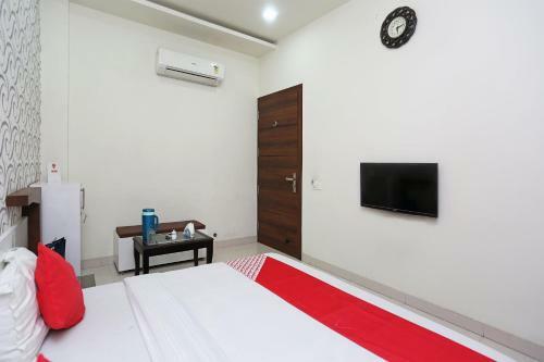 Oyo 17280 Hotel Relax Residency