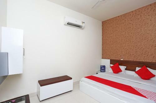Oyo 17280 Hotel Relax Residency